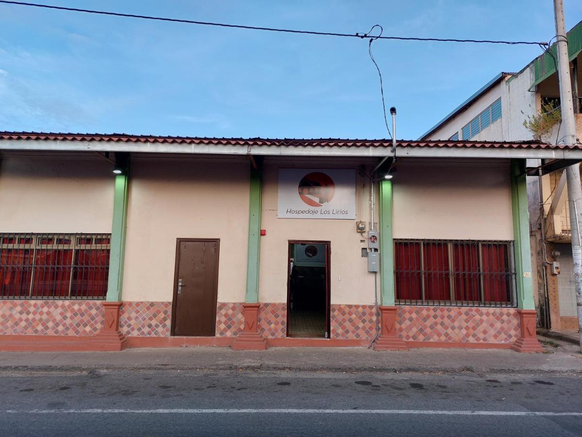 Hospedaje Los Lirios Chitre Exterior photo
